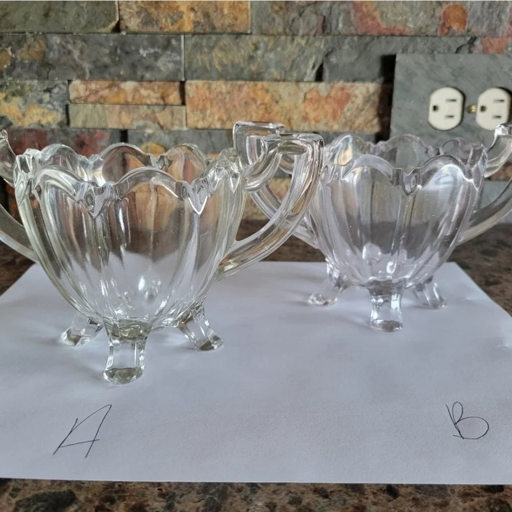 Vintage Indiana Glass sugar bowl Dish‎ 4 footed depression glass #B scalloped